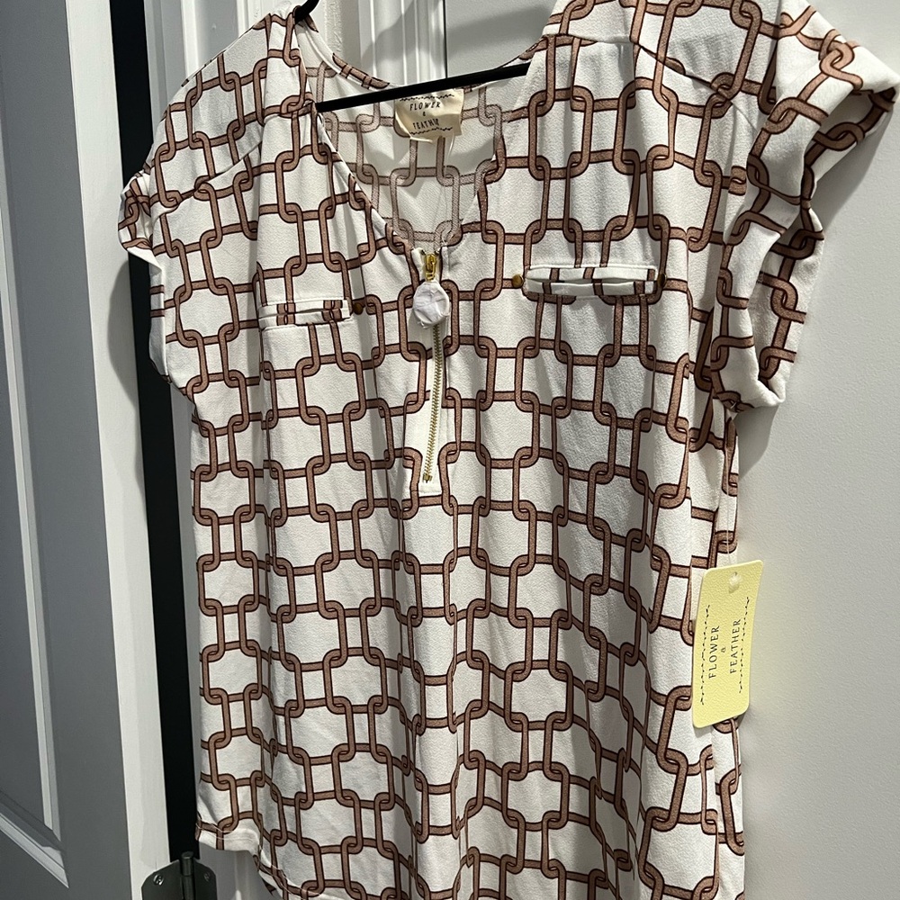 Soft blouse cream & brown Can be worn for work. Lightweight and comfortable